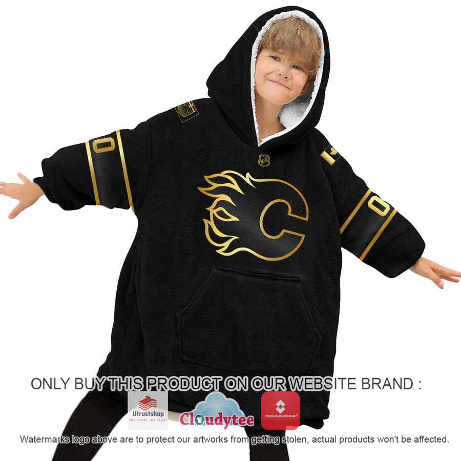 personalized black golden nhl calgary flames oodie blanket hoodie 6 28704