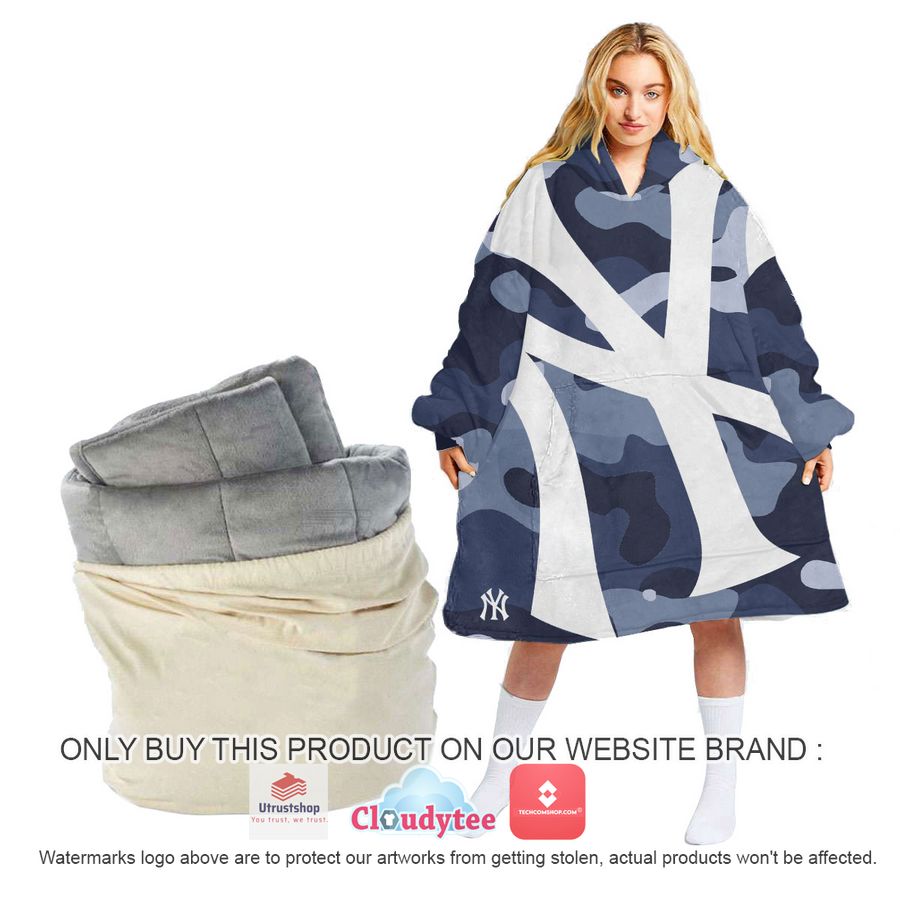 personalized new york yankees oodie blanket hoodie 1 72035